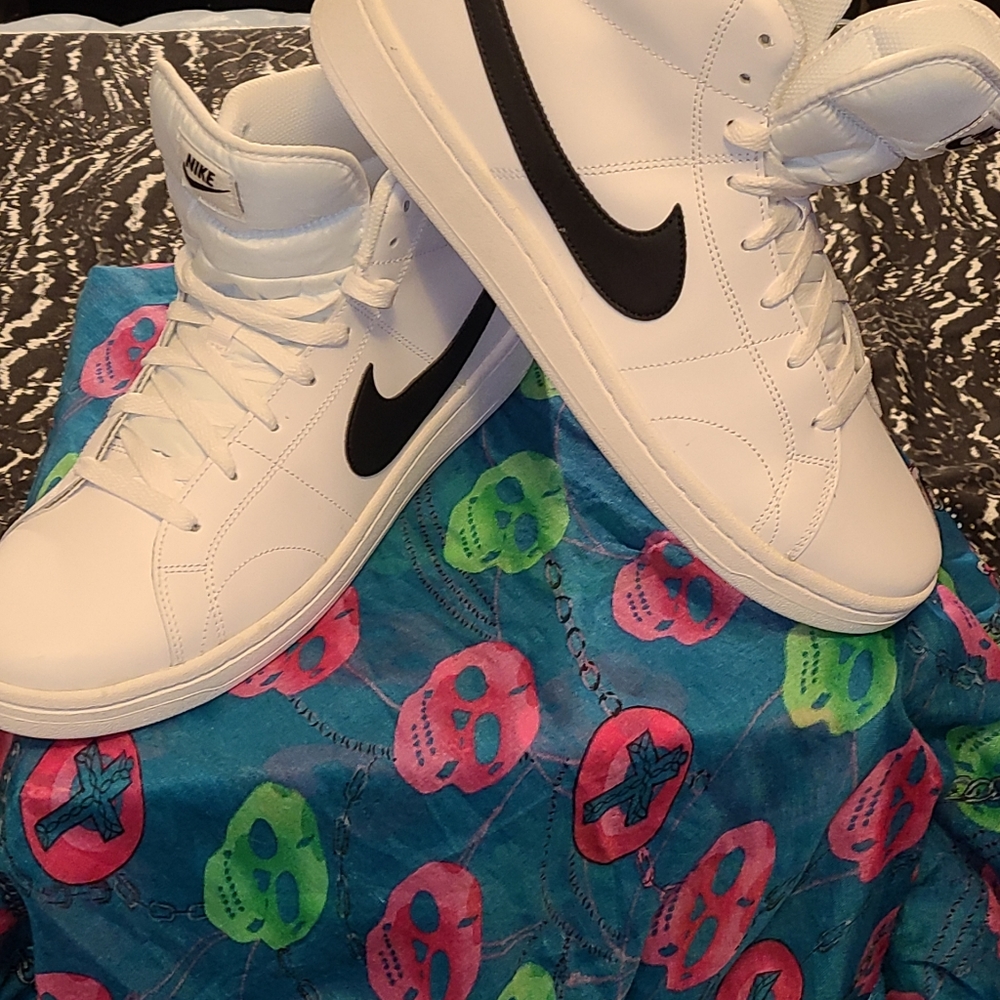 Nike Court Royale 2 Mid tops